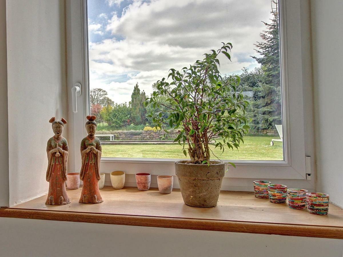 Le Bouddha Du Lac Saint-Germain-de-Tallevende ภายนอก รูปภาพ